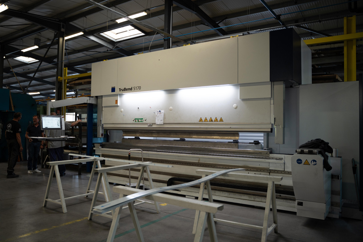 Machine de pliage TruBend 5170 dans une usine.